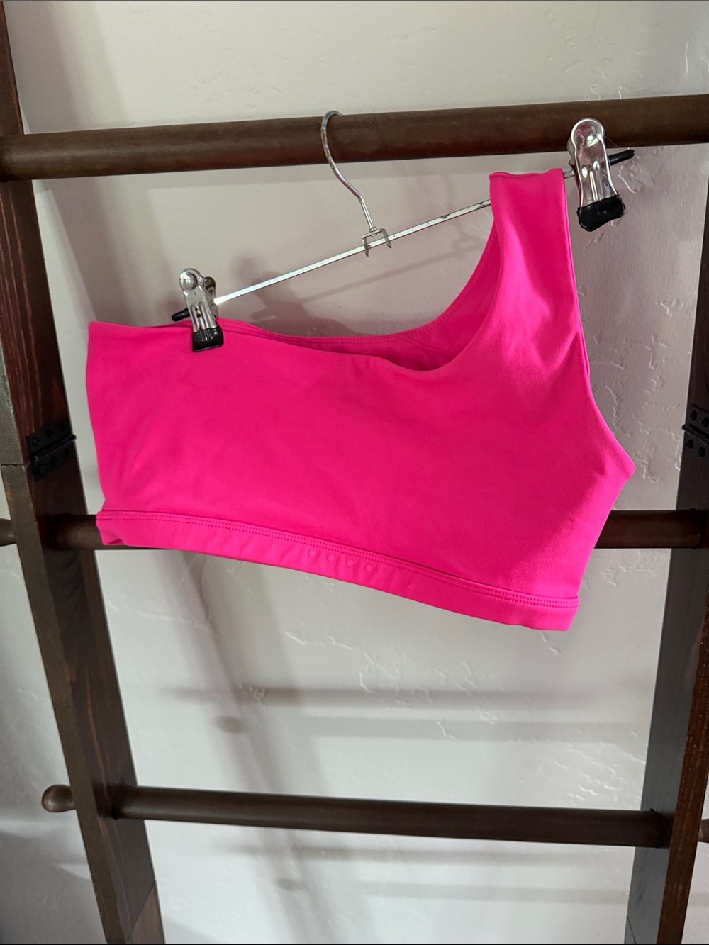 One-Shoulder Sports Bra - Hot Pink - Picture 2 of 5
